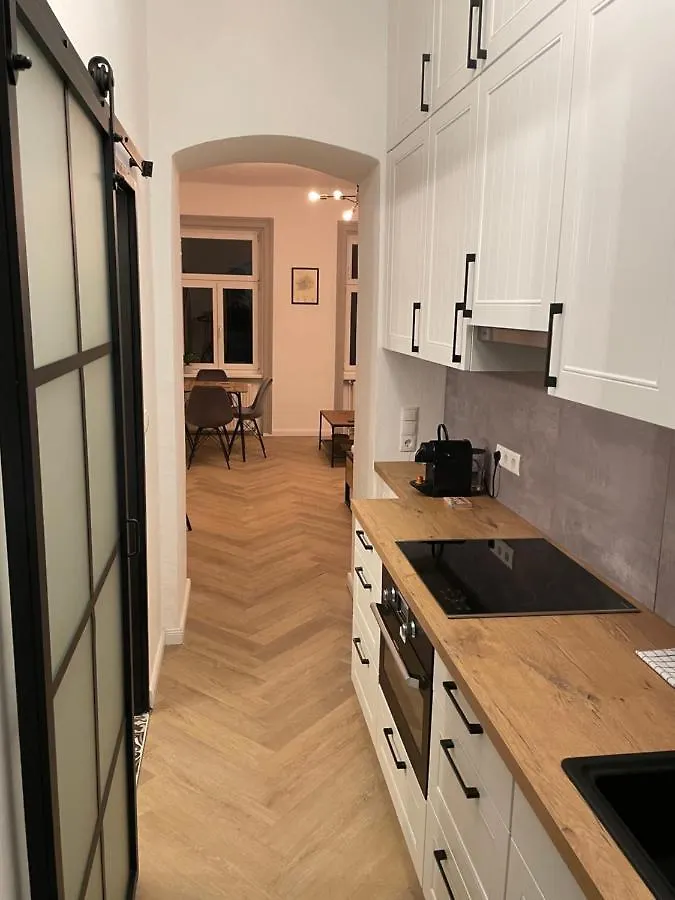 Trendy Apartment Near Schloss Schonbrunn Vienna