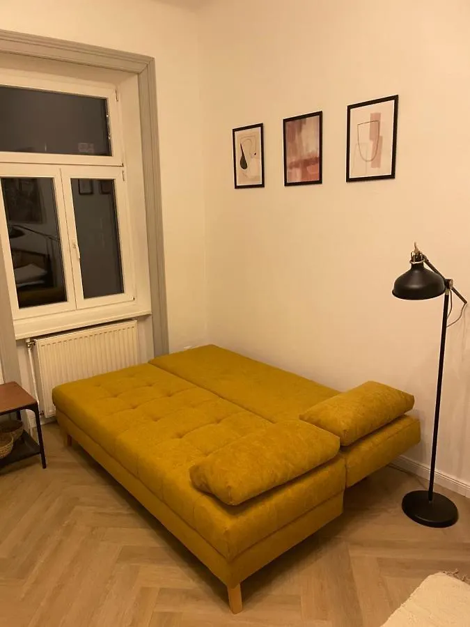 Trendy Apartment Near Schloss Schonbrunn Vienna Austria